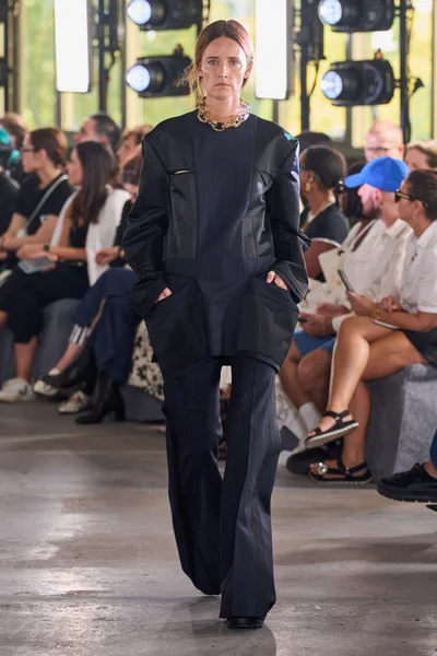 Look 17